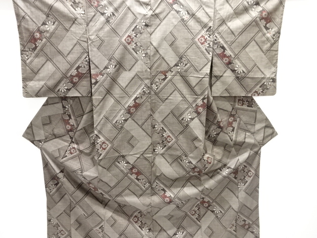 大特価品　幾何学に花模様織り出し本場泥大島紬着物(5マルキ)